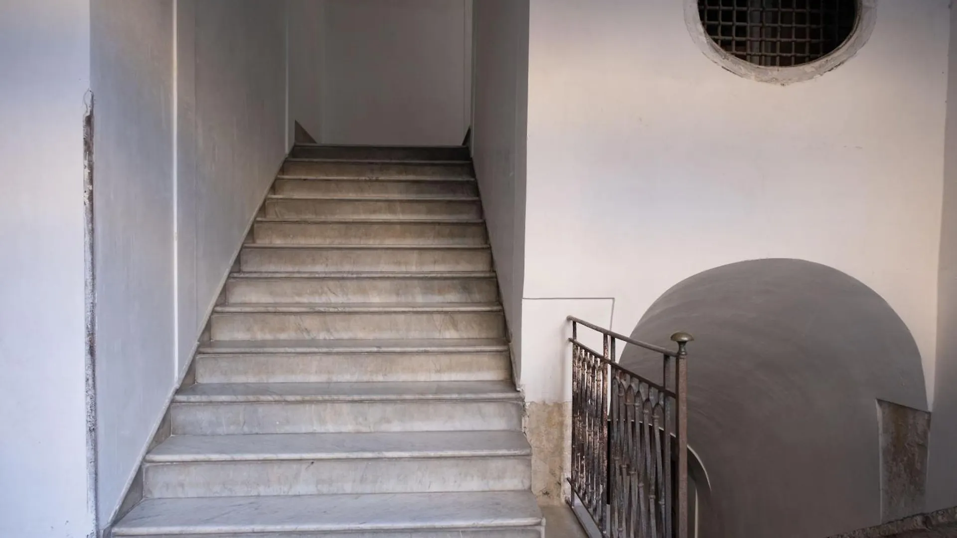 Sopra I Tetti Di Ballaro Palermo 0*,  Italy